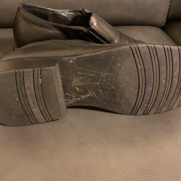 Steve Madden loafers 
Color:Black 
Size: 11 - Picture 4 of 7